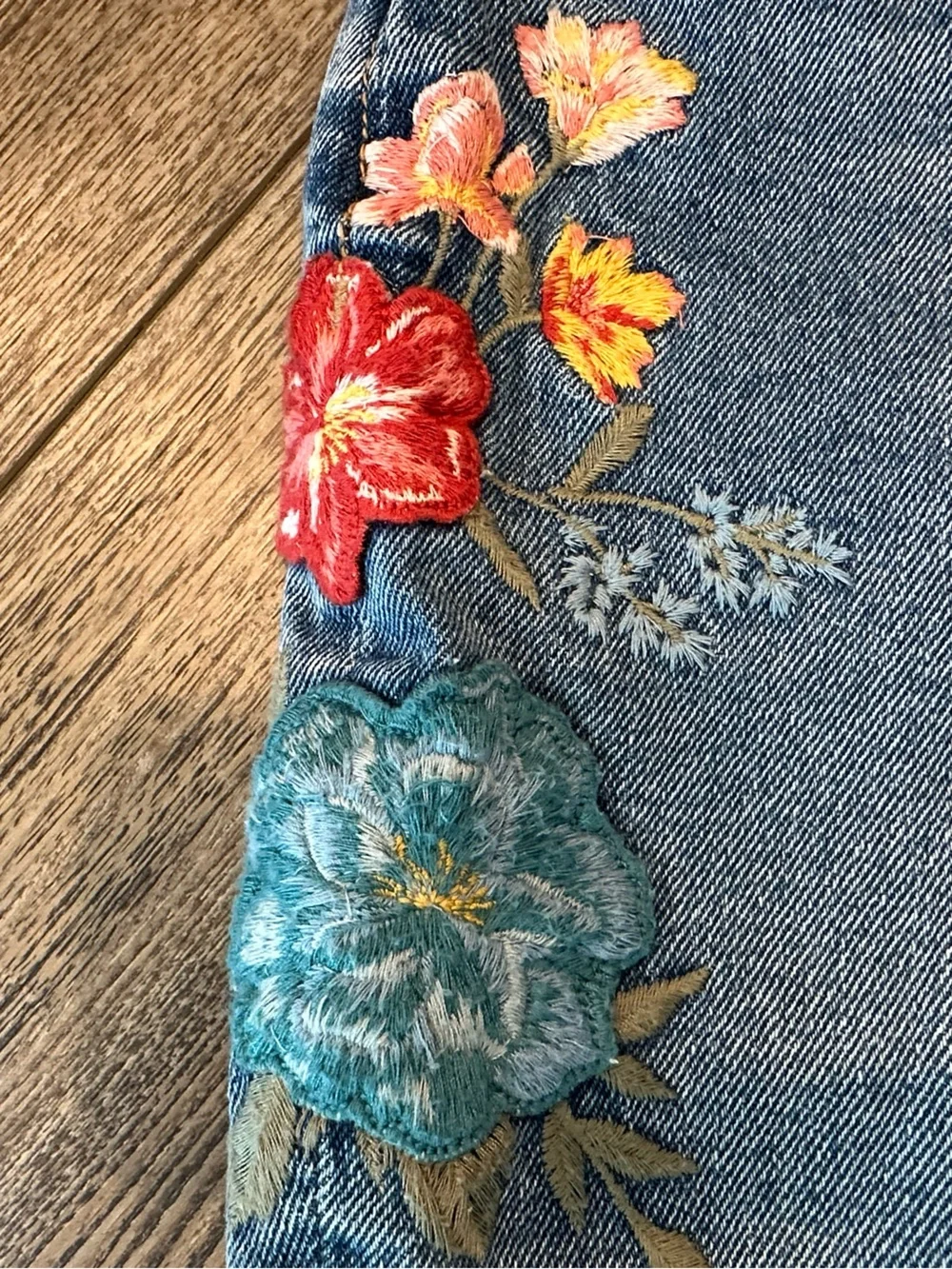 DRIFTWOOD Goldie Denim Embroidered Shorts 29 - Picture 2 of 7